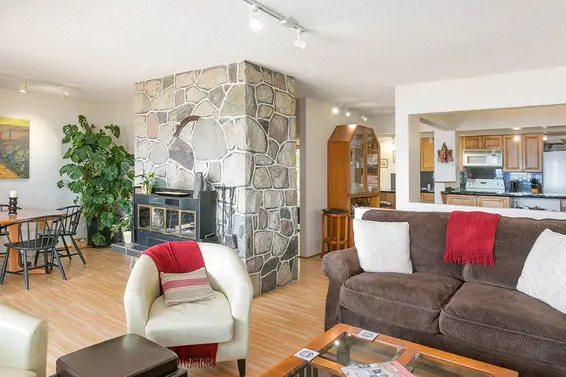 40 Panorama Road, West Vancouver For Sale - image 3