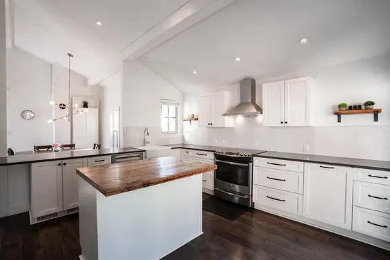 3015 Royal Avenue, North Vancouver For Sale - image 11