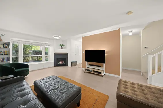 111 225 East 6th Street, North Vancouver