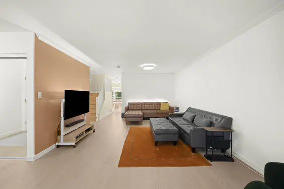111 225 East 6th Street, North Vancouver For Sale - image 3