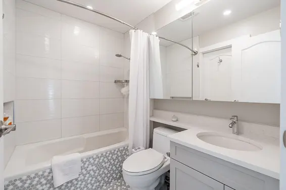 306 1535 Chesterfield Avenue, North Vancouver For Sale - image 19