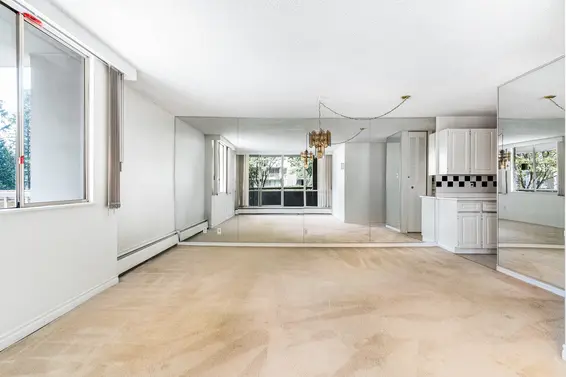 Just Listed // 206 2012 Fullerton Avenue