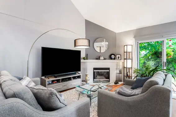 Just Listed // 21 650 Roche Point Drive