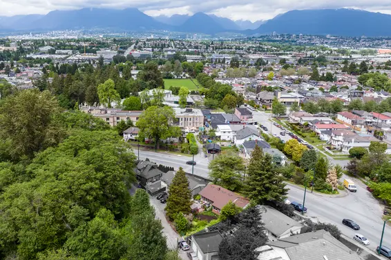 Just Listed // 3955 Boyd Diversion