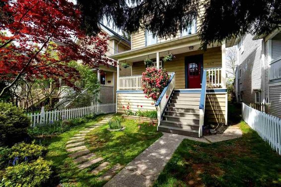 Heritage Home For Sale // 1147 Ridgeway Avenue