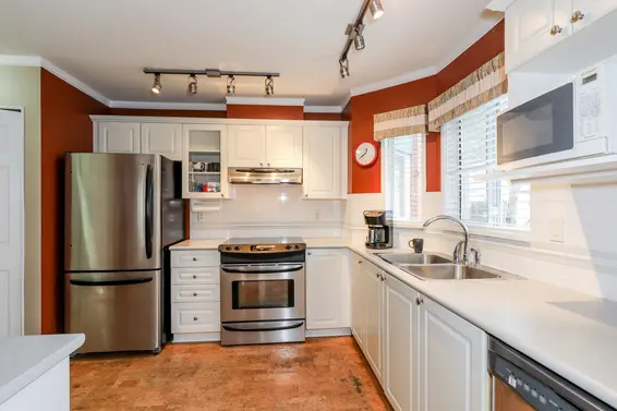 SOLD // 214-128 W 8th Street