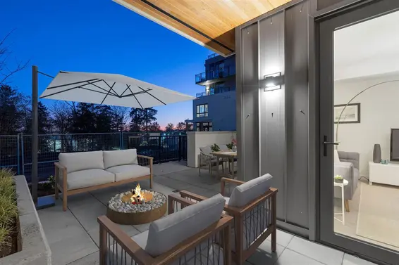 Sold /// TH109-707 E 3rd Street