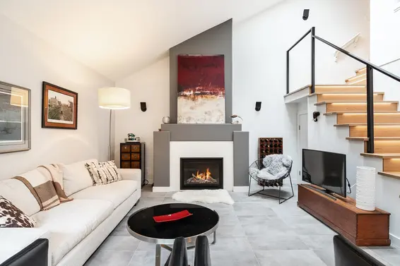 Sold // 5-1550 Larkhall Crescent