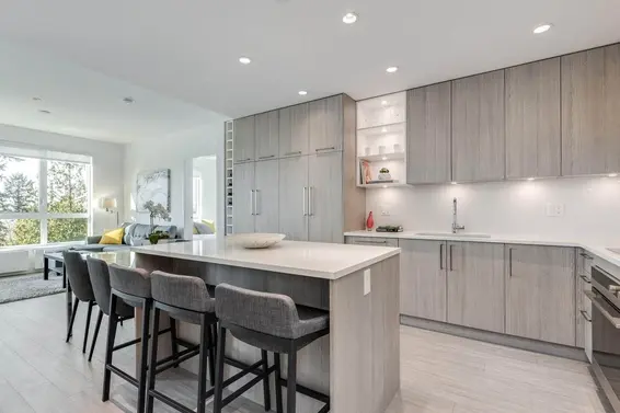 Sold // 305-733 East 3rd Street