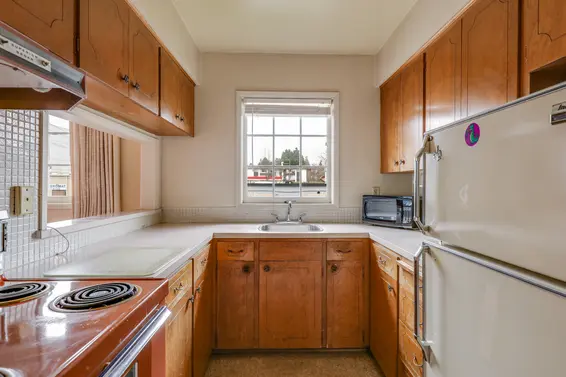 Just Listed // 202-120 West 17th Street