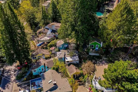 The Horseshoe Bay Cottages