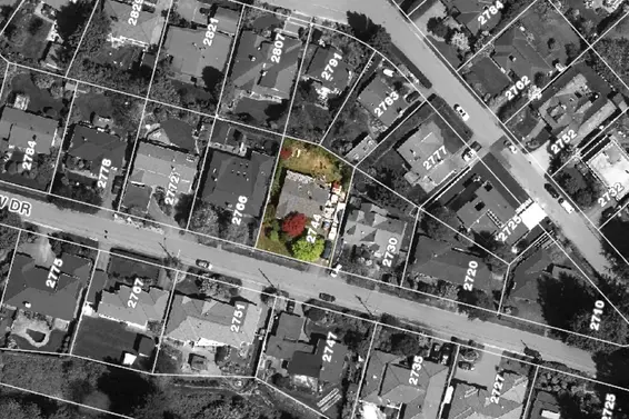 Sold // 2744 Crescentview Drive