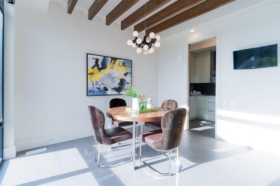 Trend // Exposed beam ceiling