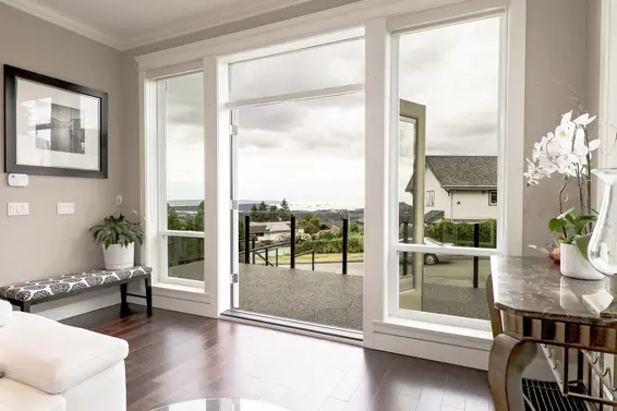 Just Listed // 3634 Carnarvon Avenue