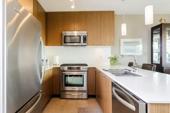 Sold // 415-1330 Marine Drive