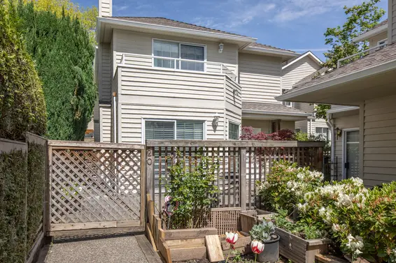 SOLD /// 20-838 Tobruck Avenue