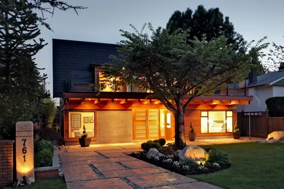 Love It or List It: 761 East 12th Street