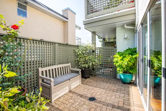 Just Listed // 4 232 E 6th Street