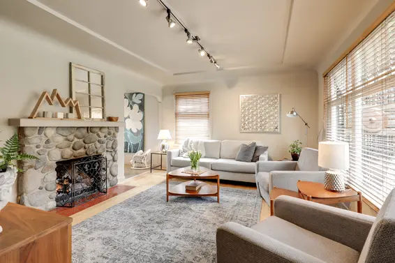 Just Listed // 515 E 19th Street