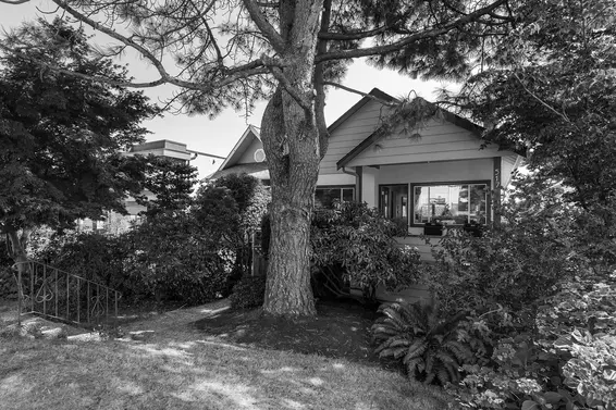 Sold // 517 E 5th Street