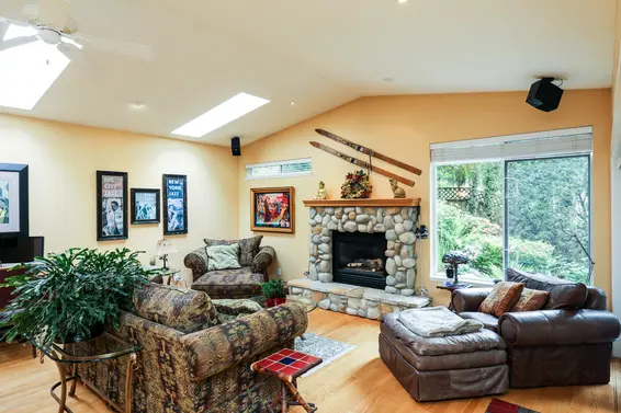 Sold // 3673 Princess Avenue