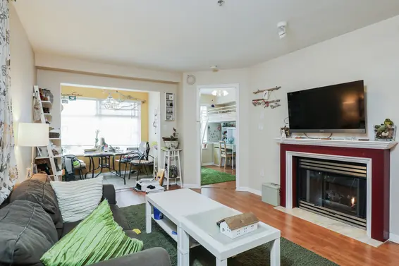 Just Listed // 204-108 West Esplanade