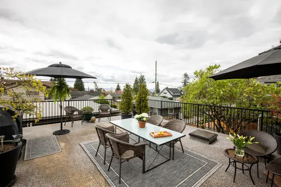 Sold /// 515 E 19th Street