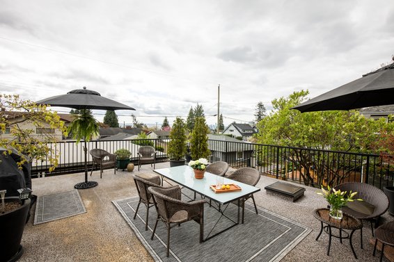 Sold /// 515 E 19th Street