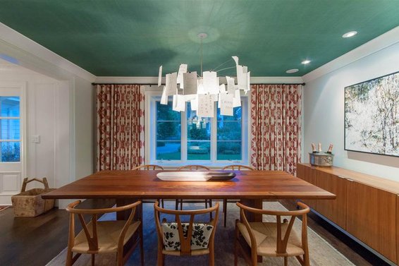 Trend // Contrasting Ceiling Colour