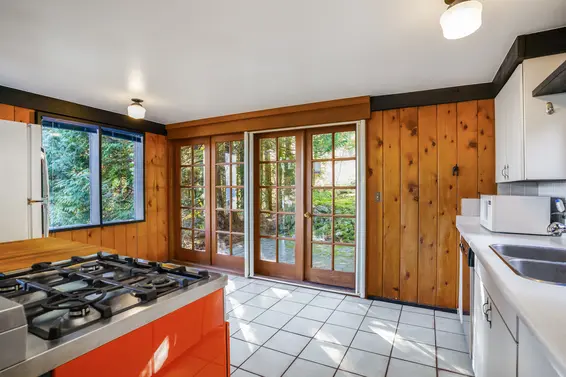 Just Listed // 4555 Mountain Highway