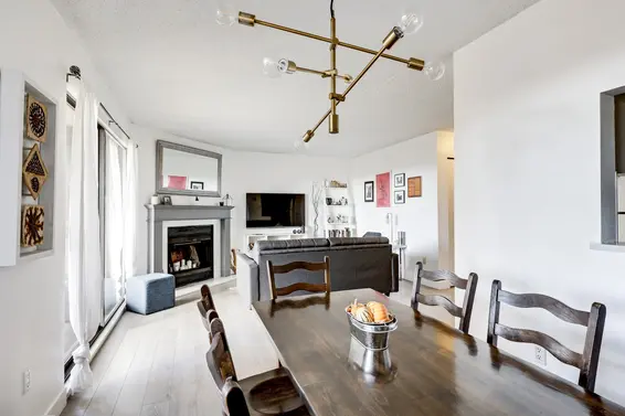 Just Listed // 5-220 E 4th Street