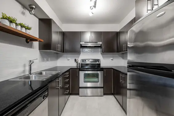 Sold // 423 1633 Mackay Ave