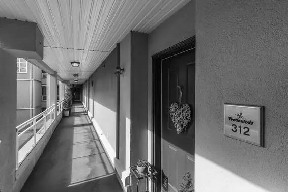 Sold // 312 108 W Esplanade