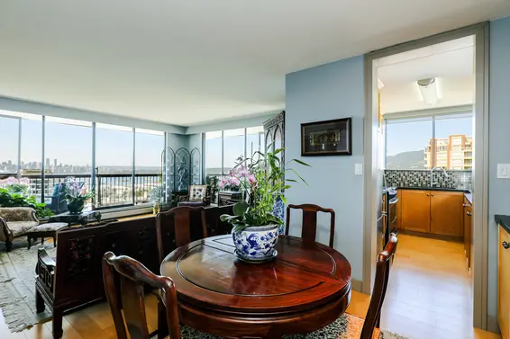 Sold // 1203-114 West Keith Road