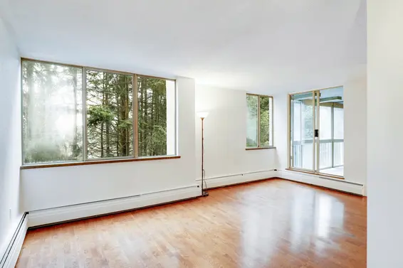 Just Listed // 309-2004 Fullerton Avenue