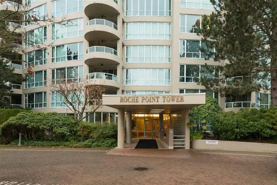 Sold // 702-995 Roche Point Drive