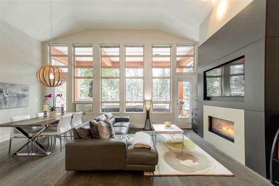 SOLD // 514-3606 Aldercrest Drive