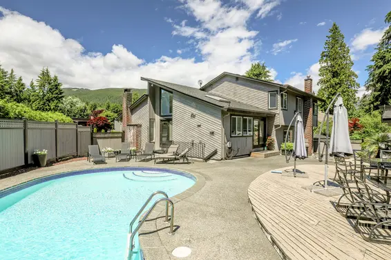 SOLD // 2400 Weymouth Place