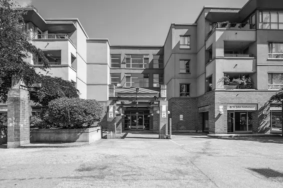 Sold // 210 223 Mountain Highway