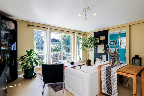 Sold / 317 East 20th Street