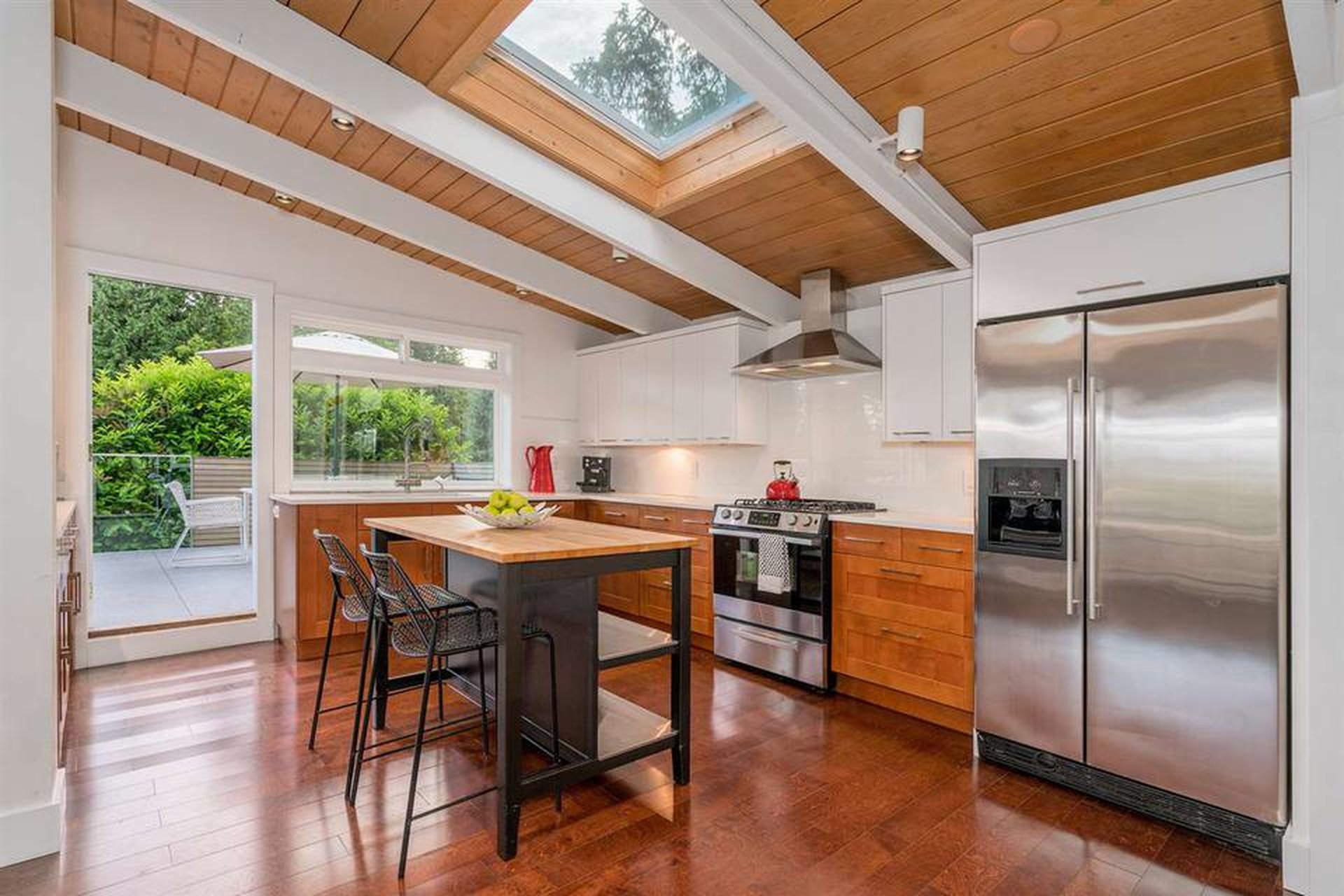 6 North Vancouver Post and Beam Homes For Sale