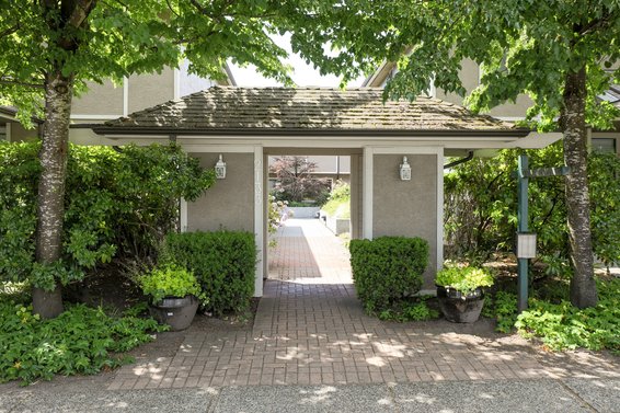 SOLD // 20-2133 St. Georges Ave