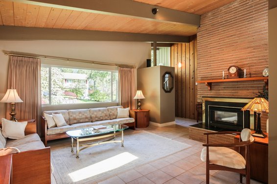 New Listings | 635 E Windsor Road | 4633 Hoskins Rd | 11-1818 Chesterfield Ave