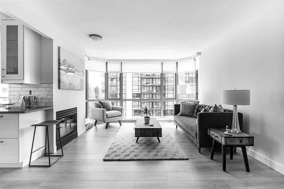 Closed {801 140 E 14Th Street}