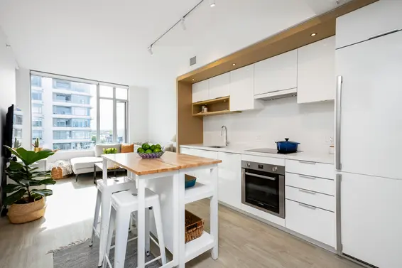 Just Listed // 1403-1661 Quebec Street