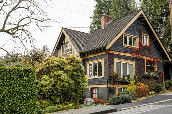 Heritage Spotlight: 390 East Kings Road