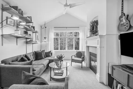 Sold // 414 333 East 1st Street
