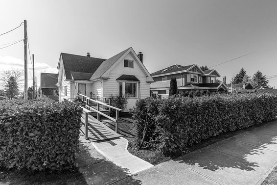 Sold // 535 E 13th Street