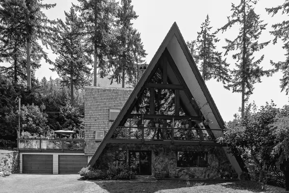 Sold // 440 Bayview Road