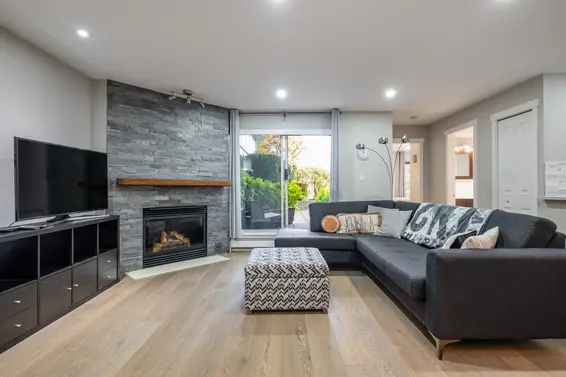 Just Listed // 2105 33 Chesterfield Place